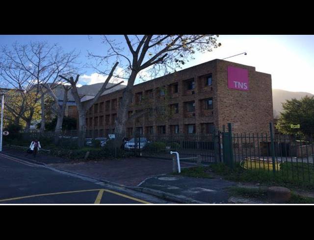 2,940M² OFFICE TO LET IN CLAREMONT